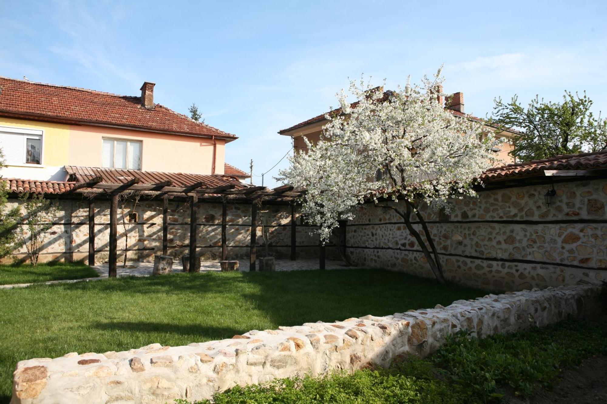 פנגיורישטה Djudjeva Kyshta Hotel מראה חיצוני תמונה